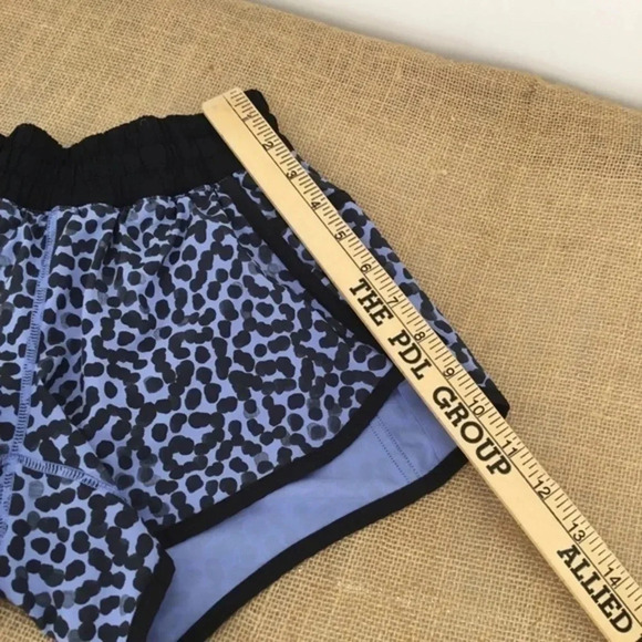 Lululemon Tracker Short III 4-Way Stretch Ace Spot Lullaby Short - Picture 6 of 9